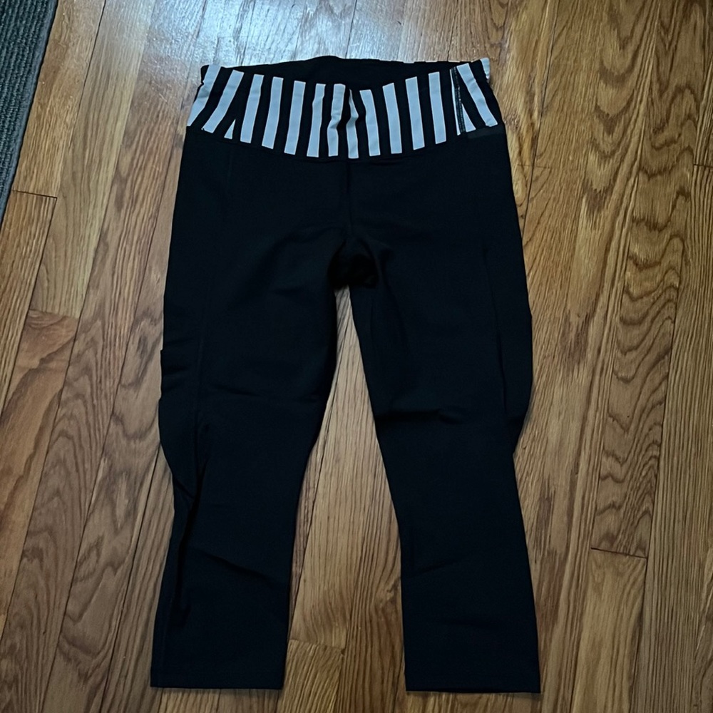 Lululemon crop 17” leggings sz 6